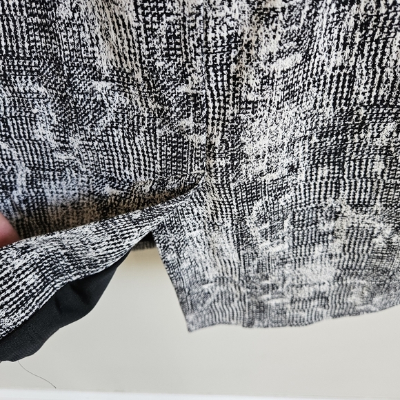 M.M La Fleur Black And White Crackle Aditi Knee Length Dress - Picture 11 of 13